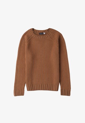 Brązowy sweter o prążkowanej fakturze z okrągłym dekoltem, długimi rękawami oraz prążkowanymi mankietami i dołem. Teksturowany materiał dodaje głębi.