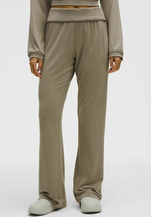 BECALM MID-RISE FLARED - Pantaloni de trening - warm ash grey