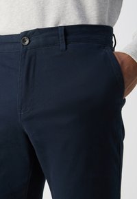 Thumbnail Image 7