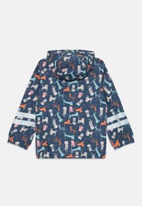 Giacca per bambini di colore blu navy con un motivo animale colorato, cappuccio e dettagli riflettenti sulle maniche. Realizzata in materiale leggero e resistente all'acqua.