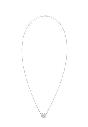 Sølv kæd necklace med hjertevedhæng med intrikat gitterdesign. Minimalistisk stil, glat tekstur og sikker lås.