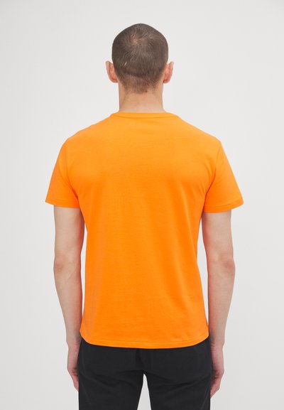 Polo Ralph Lauren CUSTOM SLIM FIT JERSEY CREWNECK T-SHIRT - Basic póló - bright signal orange