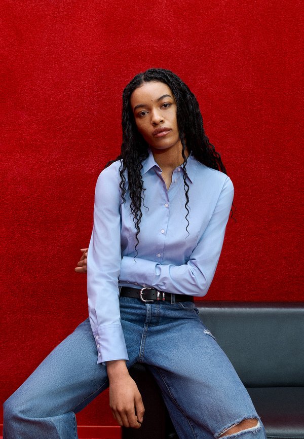 THE FITTED  - Button-down blouse