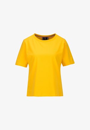 Gelbes T-Shirt mit kurzen Ärmeln und Rundhalsausschnitt, mit einem kleinen, dezenten Logo auf der linken Brust und einem gestreiften Detail am inneren Kragen.