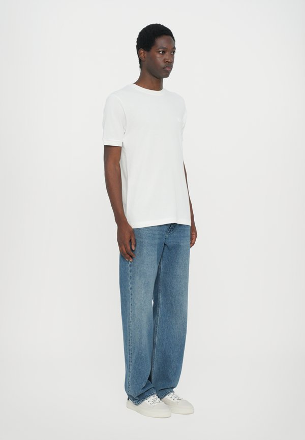 JONAS TEE - Basic T-shirt4