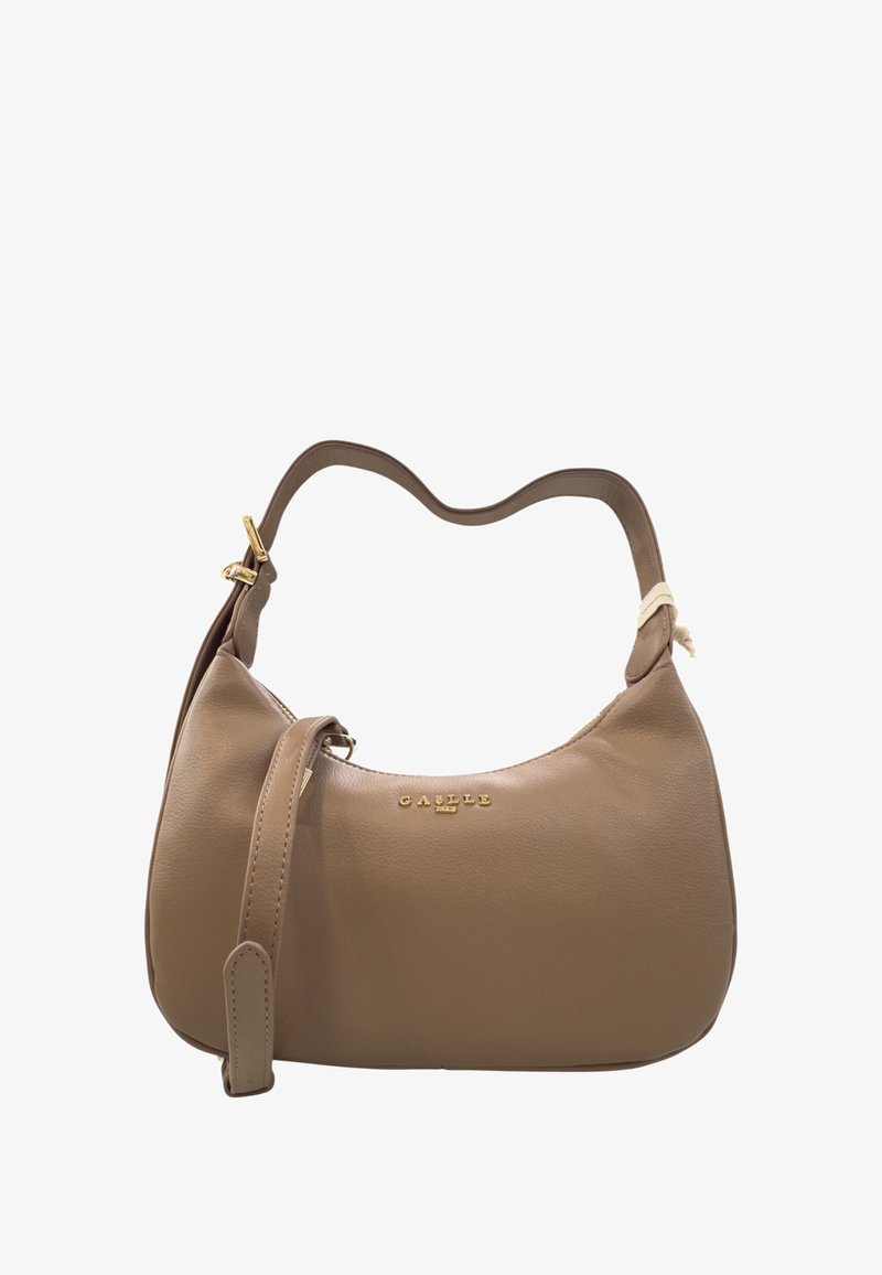 Borsa a tracolla in pelle beige con forma curva, dotata di una tracolla corta e logo del brand in tono oro. Texture liscia e design minimalista.