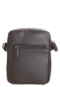 Piccolo borsa a tracolla in pelle marrone scuro con tasca frontale con zip e tracolla regolabile, superficie texturizzata e forma rettangolare semplice.