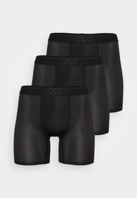Fekete boxer alsónadrág három darabos csomagban. Texturált anyagból készült, fekete derékgumival, rajta a "TIER ONE" felirattal.