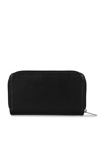 Portefeuille en cuir noir avec une texture en relief, forme rectangulaire et fermeture éclair sur le bord supérieur. Doté d'un tirette de fermeture en métal argenté.