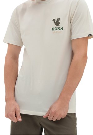 Beige t-shirt van katoen, met een zwart eekhoornlogo en de tekst "VANS" in groen en oranje. Korte mouwen, ronde halslijn, casual fit.