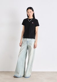 Tommy Jeans REG MELANGE BADGE - Basic T-shirt - black
