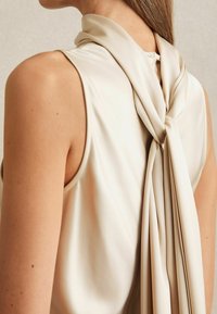 Reiss Společenské šaty - champagne
