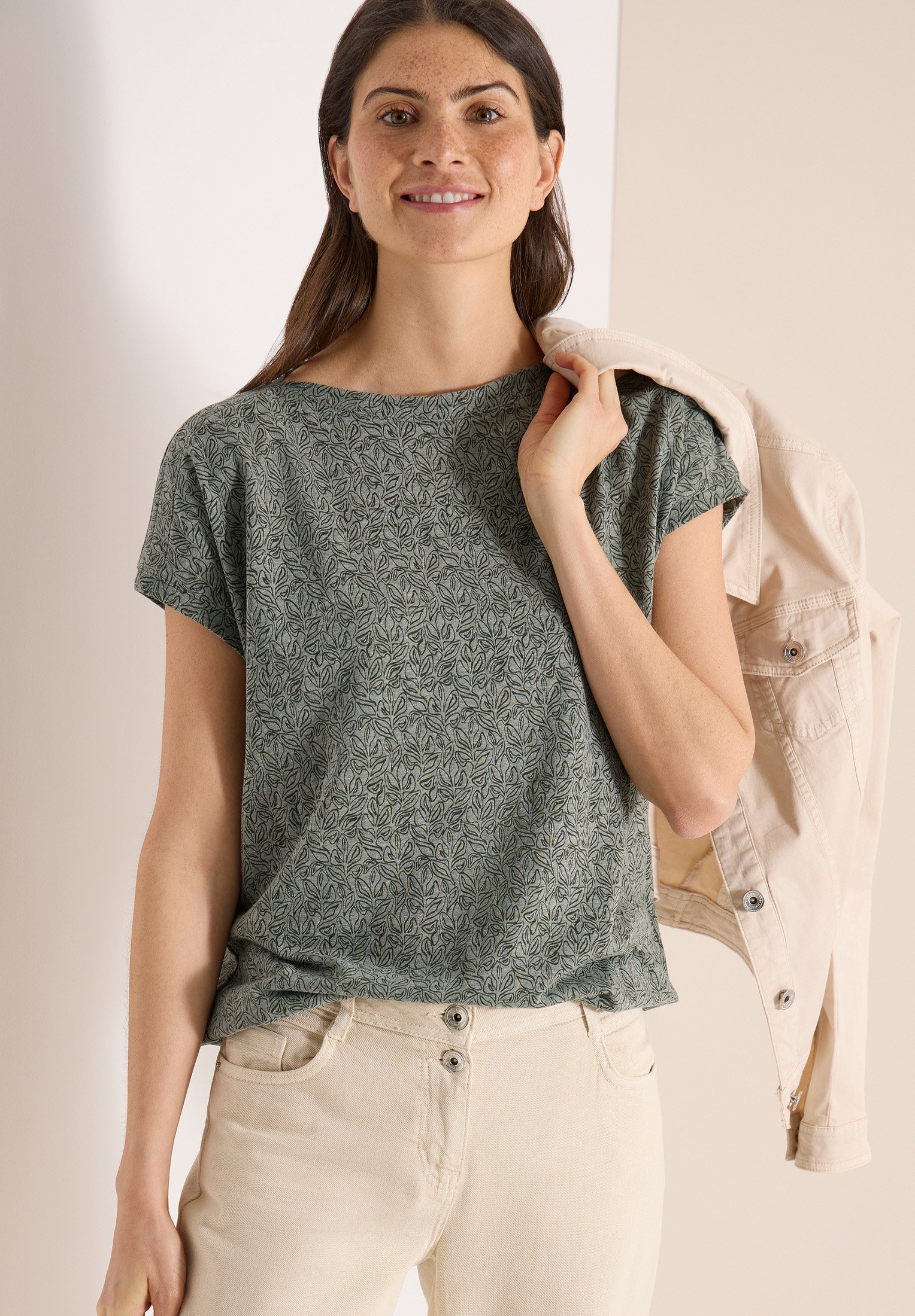 La camicia stampata dell'estate 2021 è di Uniqlo