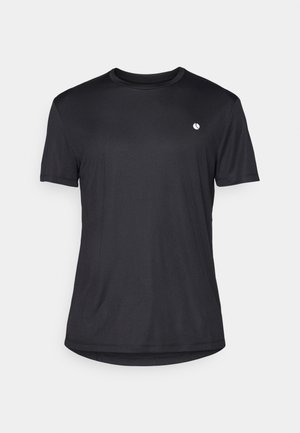 Schwarzes T-Shirt mit kurzen Ärmeln aus glattem Stoff, Rundhalsausschnitt und einem kleinen weißen Logo auf der linken Brustseite.