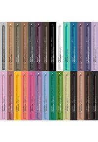 Set di 30 matite per ombretto in vari colori, comprese finiture metalliche, matte e shimmer. Ogni matita presenta un'etichetta nera distintiva.