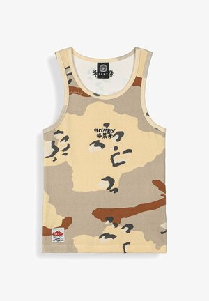 Beżowa, brązowa i szara bezrękawnikowa koszulka maskująca z czarnym napisem "grmy" i małą naszywką z logo w dolnym lewym rogu.