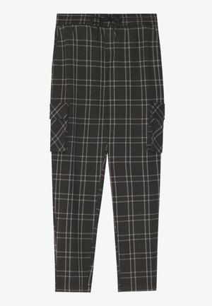 Pantalones cargo de cuadros en negro y gris con cintura ajustable, bolsillos laterales y corte relajado. Fabricados en un suave tejido texturizado.