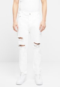 2Y Premium BOYFRIEND  - Avar lõikega teksad - white