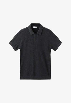 Czarna krótka dzianinowa koszulka polo z trzema guzikami i kołnierzykiem, prezentowana na białym tle.