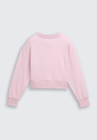 Jasnoróżowa krótkia bluza z długimi rękawami i ściągaczami. Posiada okrągły dekolt oraz kwadratową naszywkę na górnej części pleców.