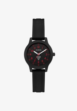 Crni Guess ručni sat s crvenim brojevima i oznakama minuta, bijelim kazaljkama za sate i minute te crnim silikonskim remenom.