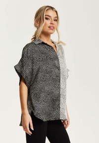 Liquorish MONOCHROME POLKA DOT PRINT  - Button-down blouse - black off-white