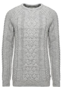 Grauer Strickpullover mit Zopfmuster, geripptem Rundhalsausschnitt und strukturierten Ärmeln. Hergestellt aus weicher, dicker Wolle für Wärme.