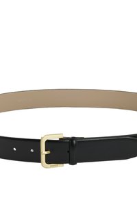 Svart läderbälte med en bälte av guldmetall och en slät finish. Har fem hål för justering och prägling av logotypdetalj på spännet.