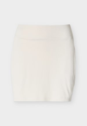 Λευκή εφαρμοστή φούστα από λεία ύφασμα με ελαστική ζώνη μέσης. Διαθέτει απλό σχέδιο και τελείωμα με διακριτική ελαστικότητα.