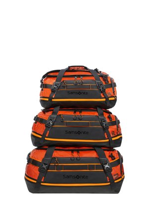 OUTTRAX DUFFLE PACK 3 - Weekend bag - tangerine red
