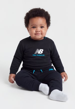 New Balance, CREW STRAIGH SET - Survêtement - caviar