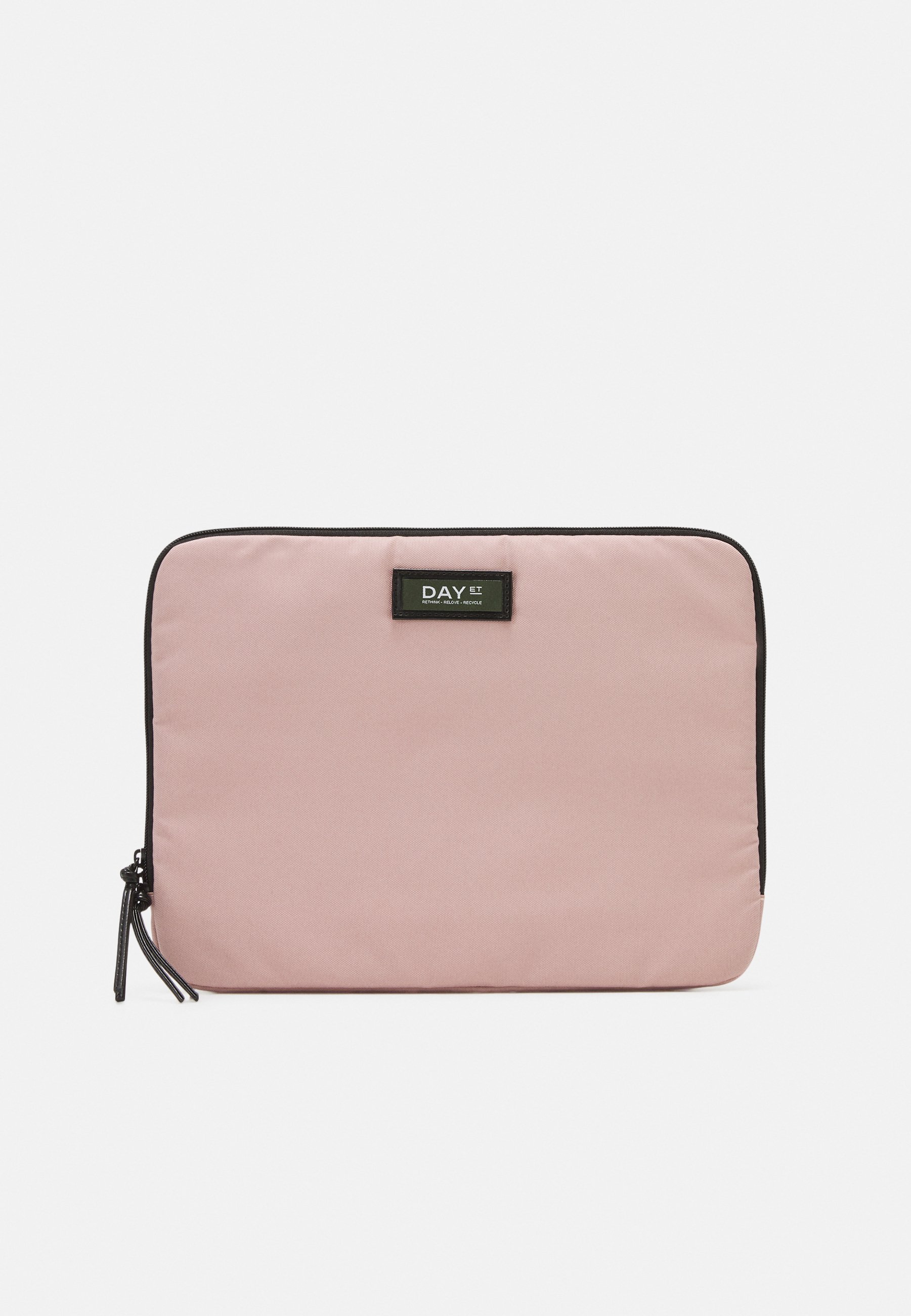 day gweneth folder 13