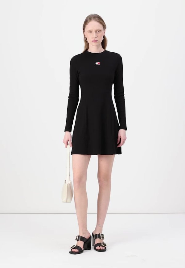FIT FLARE BADGE DRESS - Jersey dress3