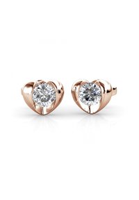 Orecchini a forma di cuore in oro rosa con una pietra centrale rotonda in zirconia cubica trasparente. Finitura liscia e lucida con superficie riflettente.
