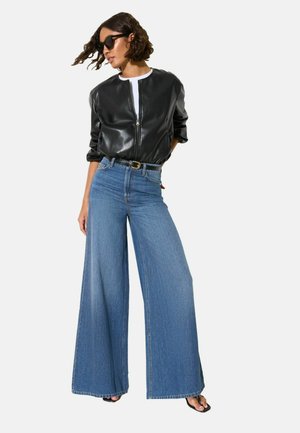 Flared Jeans - dark wash