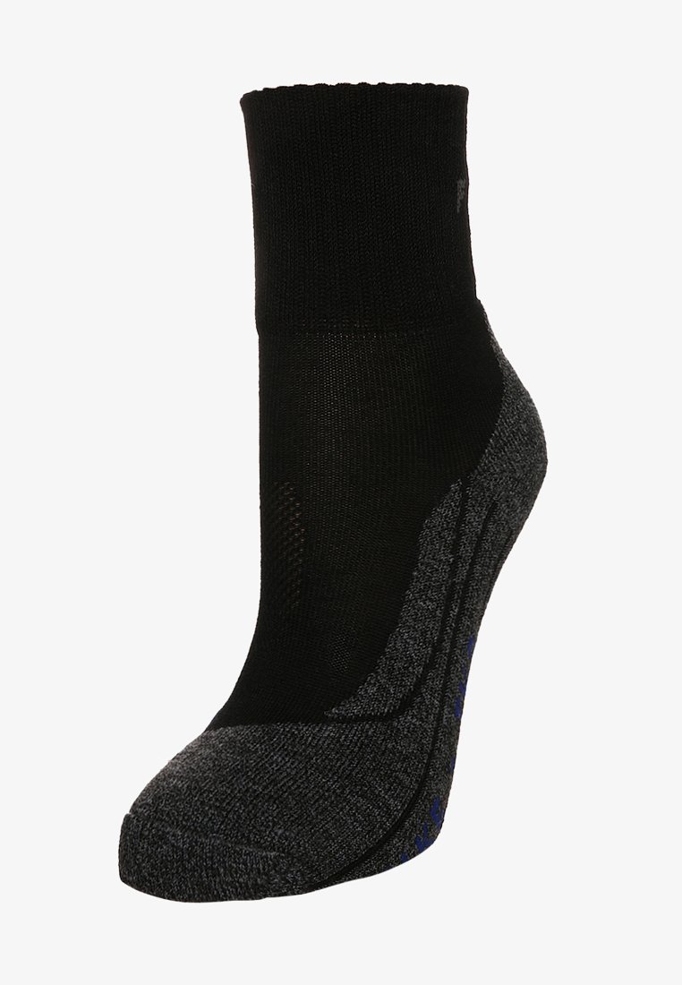 Svart ankelsocka med en texturerad svart ovandel, grå fotbädd och blå grip-detaljer på sulan. Tillverkad av andningsbart material.