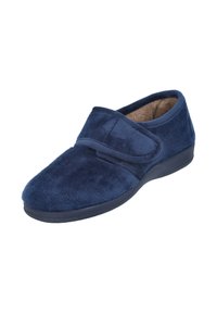 Zapatilla de felpa azul marino con correa ajustable de gancho y bucle y un interior acolchado suave, diseñada para comodidad y fácil uso.