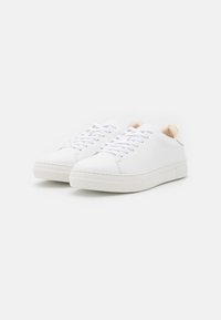 Selected Homme SLHDAVID CHUNKY TRAINER NOOS - Sportcipő - white