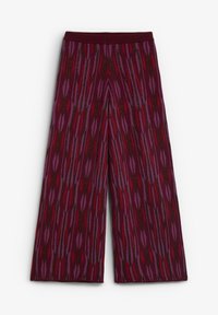 Pantalones de pierna ancha en burdeos, con un patrón geométrico en tonos de rojo y púrpura con acentos metálicos. Textura suave y cinturilla elástica.