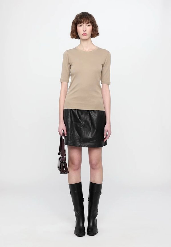 CREW NECK SHORT SLEEVE - Basic T-shirt - dark beige3