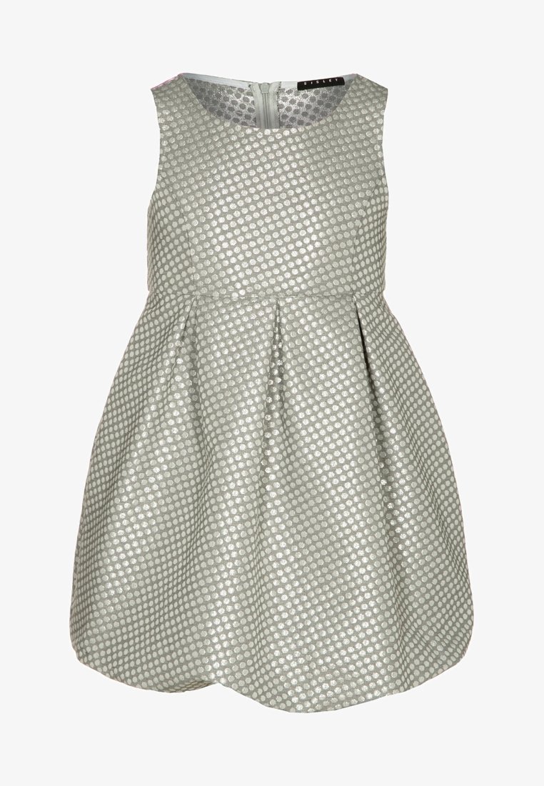 Robe argentée sans manches avec un corsage ajusté, une jupe évasée et un motif à pois texturé, dotée d'une fermeture éclair au dos.