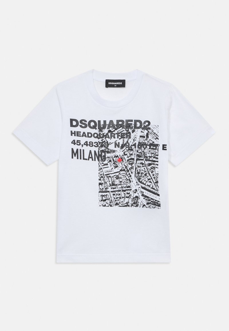 Camiseta de algodón blanca con un gráfico de un mapa negro que incluye el texto "DSQUARED2 HEADQUARTERS" y un acento rojo en el mapa, cuello redondo y mangas cortas.