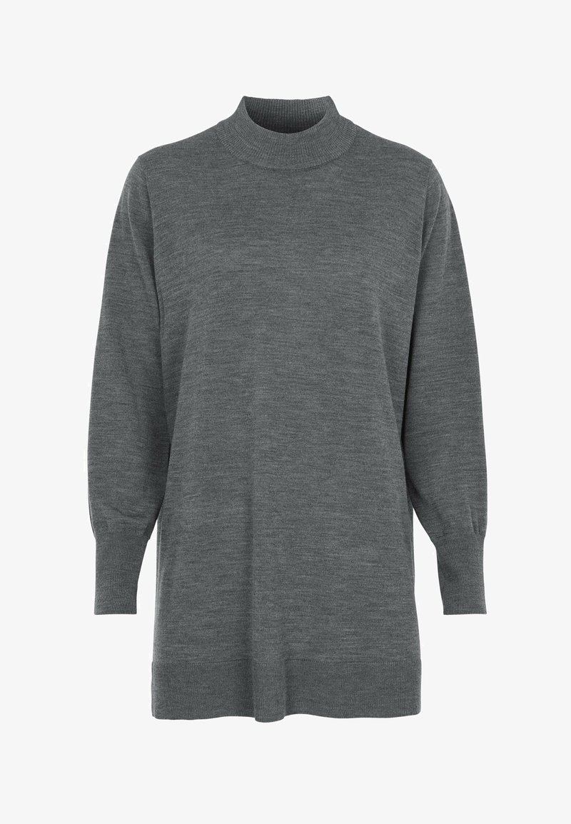 Grauer Strickpullover mit hohem Kragen, langen Ärmeln und gerippten Bündchen. Weiche Textur, gerade Schnittführung und leicht verlängertem Saum.