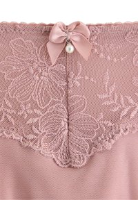 Lace bodice i pehmeas roosas toonis koos lillemotiividega, satiinist pael ja pärlikate. Tekstuuriga võrgusilma kangas allosas. Kaunistatud skaloppi serv.