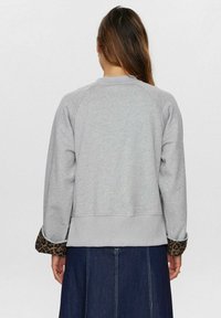 Nümph Mikina - grey