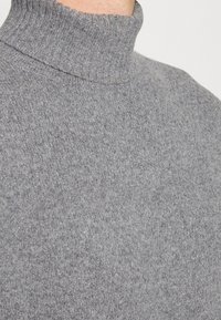 Selected Homme Stickad tröja - grey