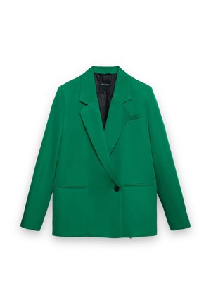 Grüner maßgeschneiderter Blazer mit gekerbten Revers, einzelner schwarzer Knopfleiste und zwei vorderen Paspeltaschen, flach auf weißem Hintergrund gelegt.