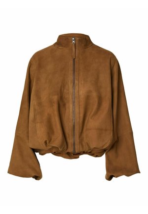 Bruine suède jas met hoge kraag, rits aan de voorkant, lange brede mouwen en elastische tailleband die is gerimpeld.