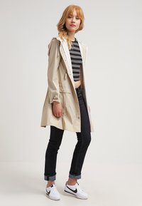 Rains TRENCH - Parka - sand