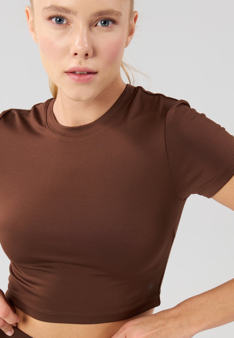 Even&Odd active Sports T-shirt - dark brown